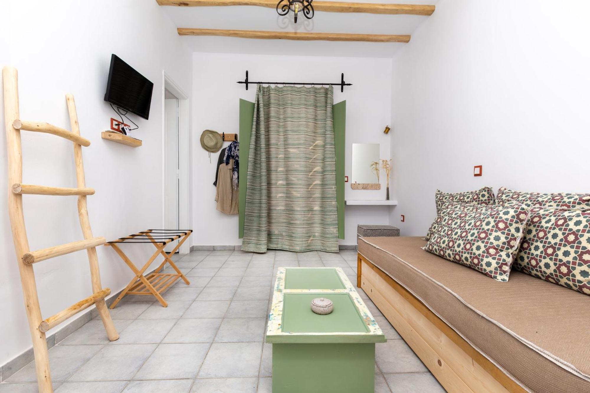 Ailouros Summer Hotel Schoinoussa Eksteriør bilde